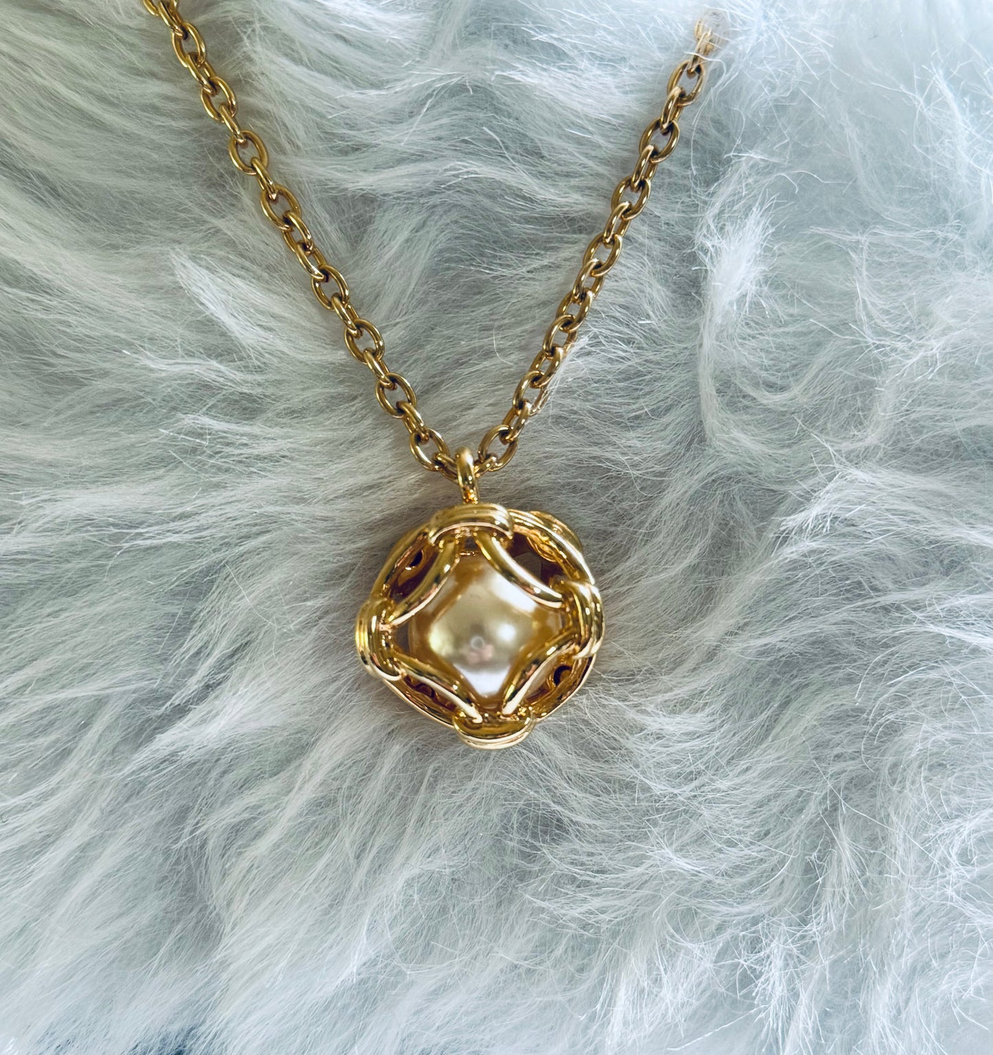 Vintage Joan Rivers Pearl Cage Necklace
